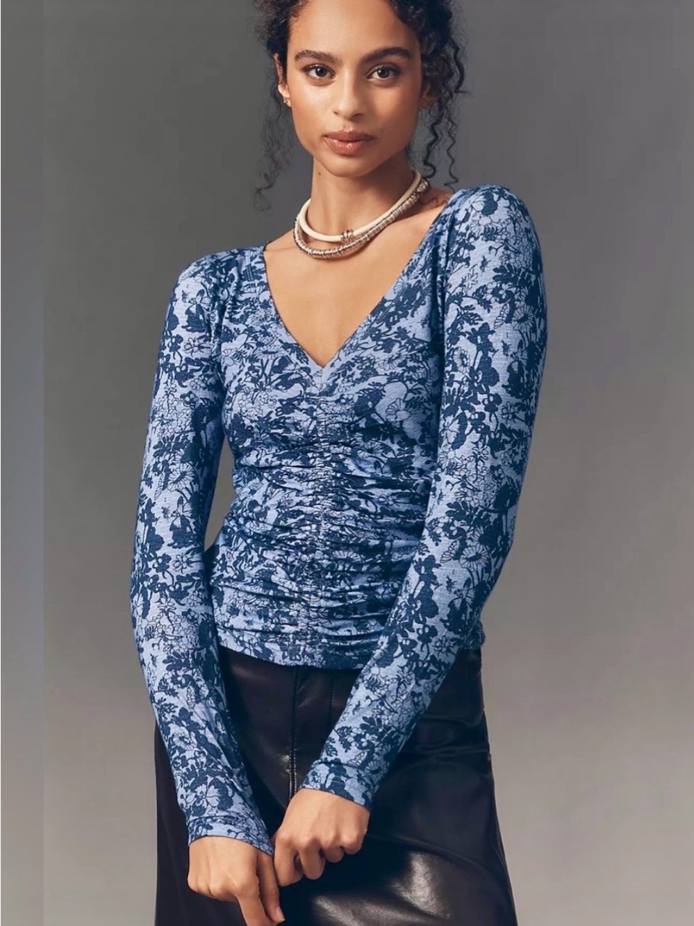Pilcro Anthropologie Blue Floral V-Neck Long-Sleeve Ruched Top XXS
